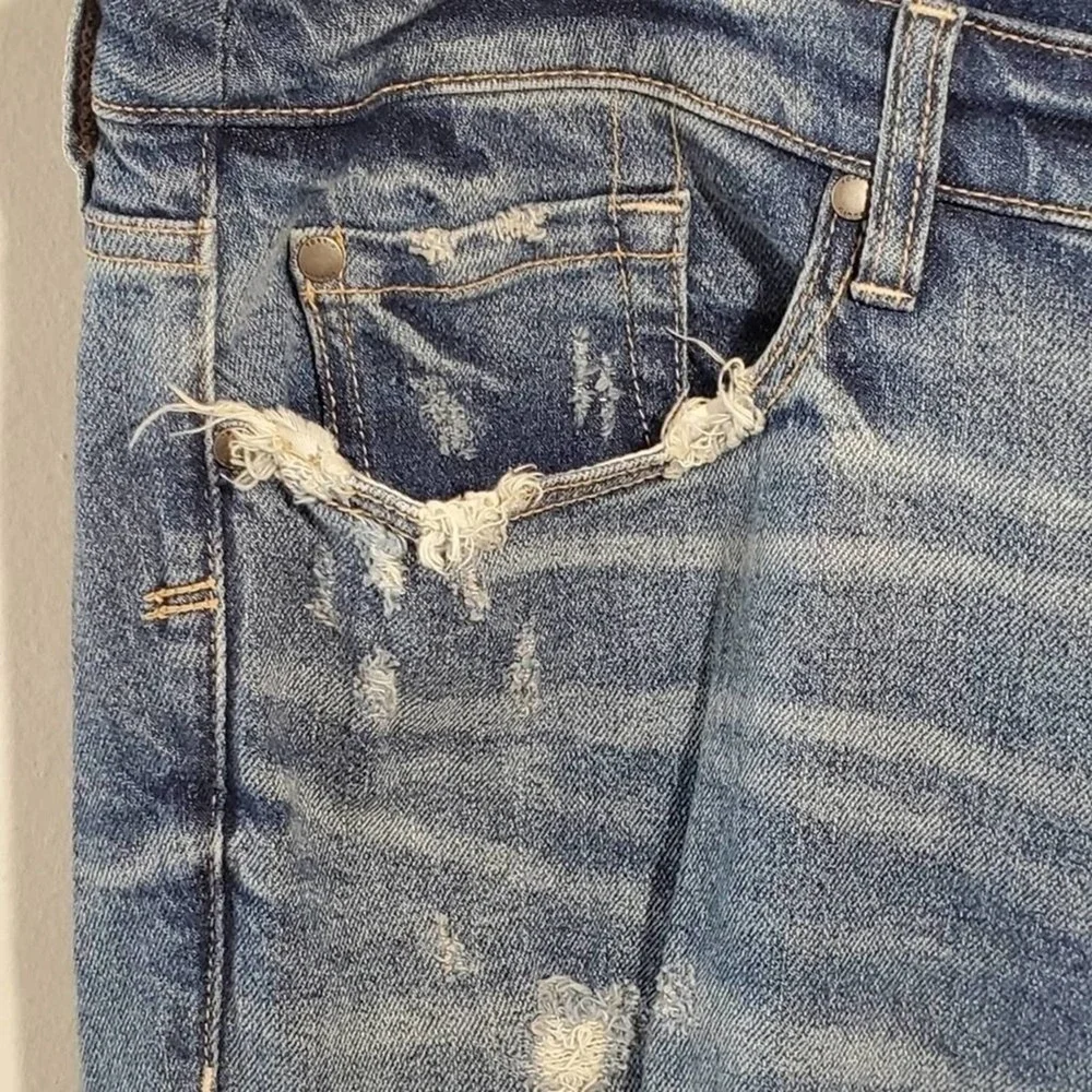 TORRID high rise straight distressed‎ jeans plus - Picture 6 of 10